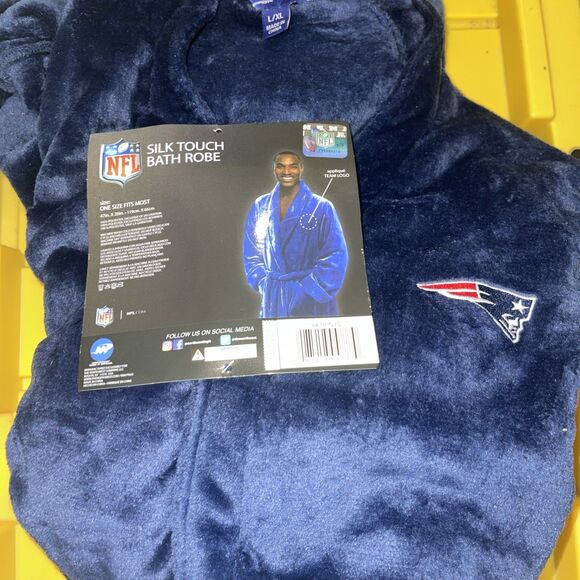 New England Patriots Men's Silk Touch Bath Robe, Large/X-Large - Picture 1 of 4